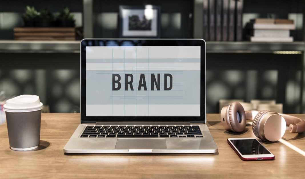 advertising con brand su pc portatile